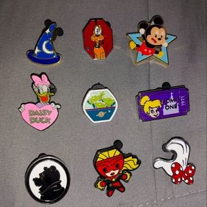 Disney character pins u